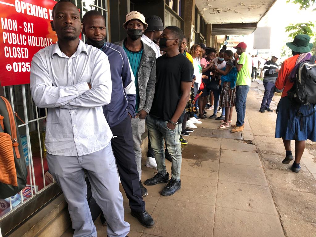 Young people queuing to register to vote in Harare (Lovejoy Mutongwiza/263Chat)